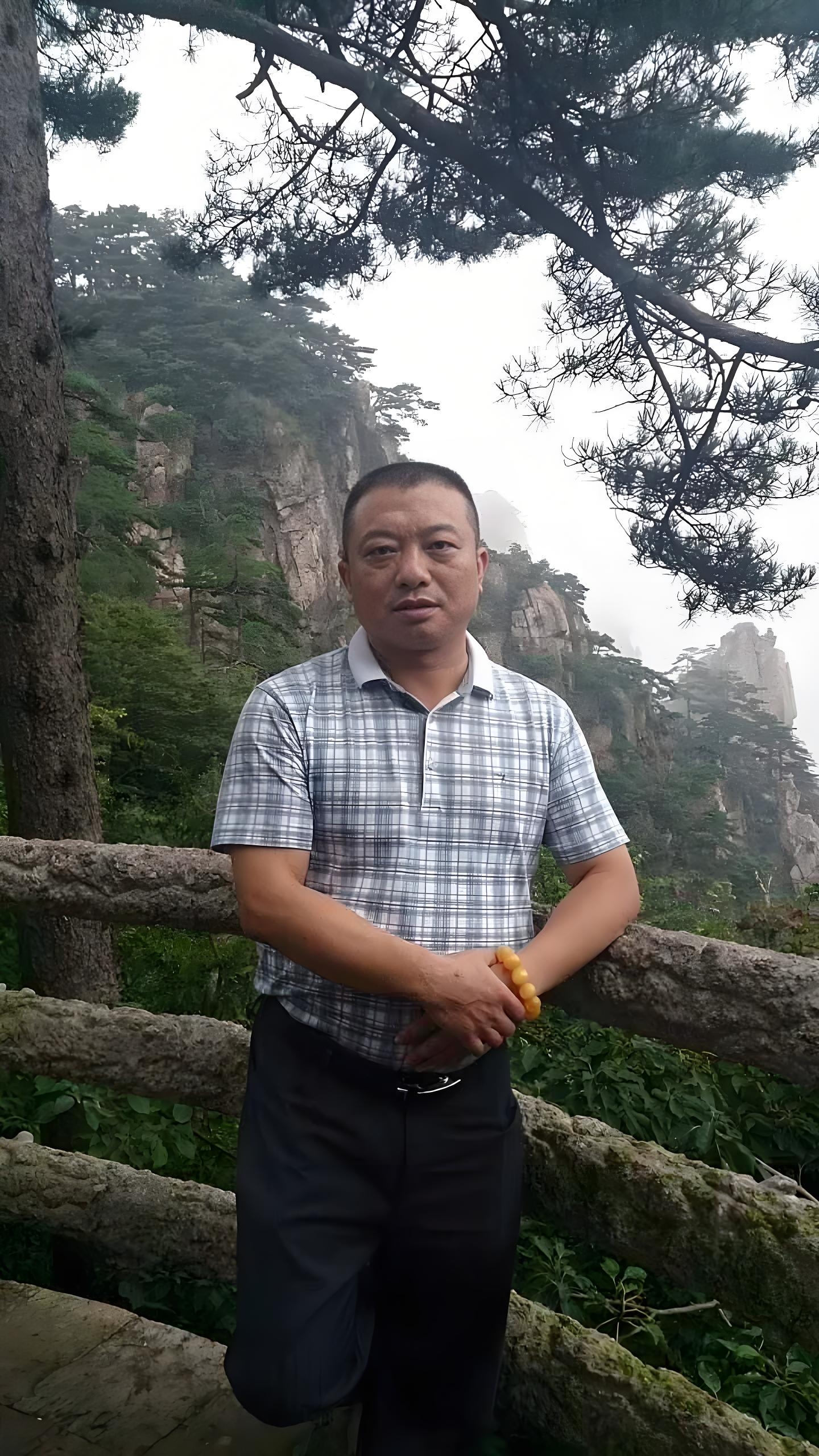 袁毅薪